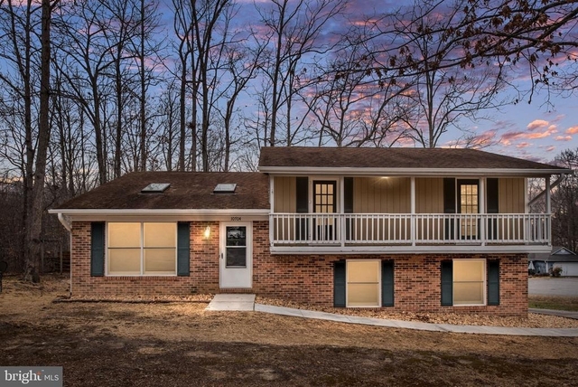 10704 Whiperwhill Court N - Photo 1