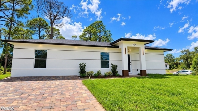 304 Mcarthur Blvd - Photo 1