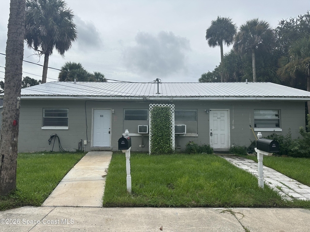 513 Warren Street - Photo 1