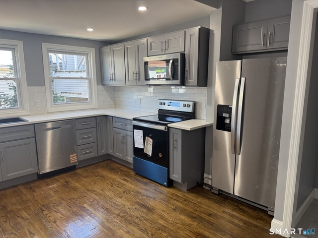8 Bridgeport Avenue - Photo 1