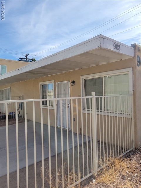 908 N Jones Boulevard - Photo 1