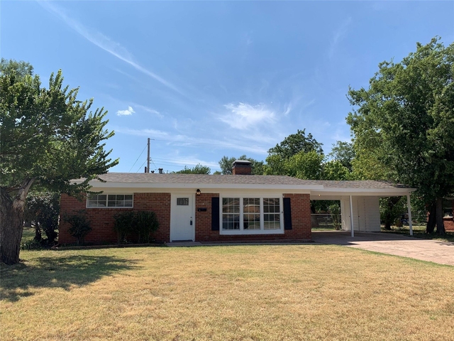 650 Peake - Photo 1