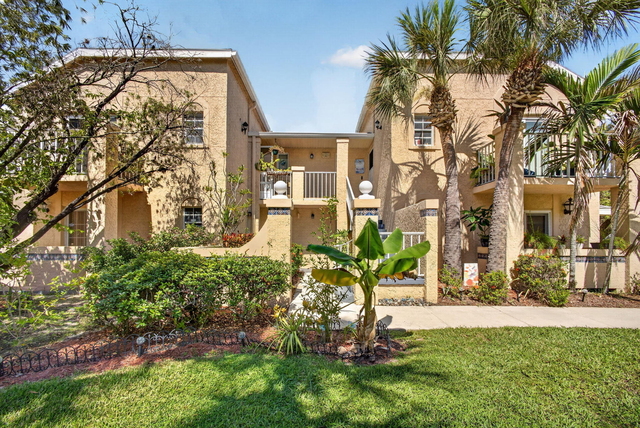 1628 Se Green Acres Circle - Photo 1