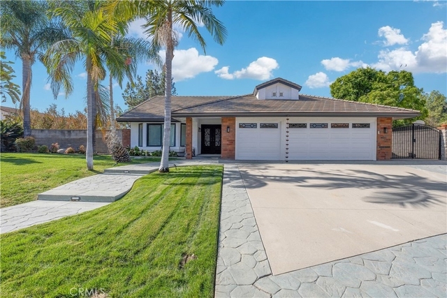 1107 N Short - Photo 1