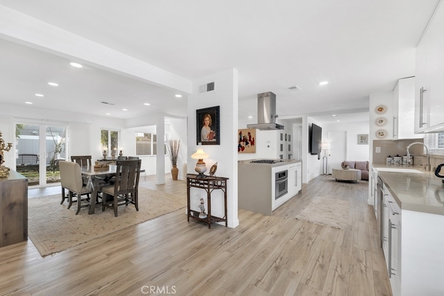 22736 Schoolcraft - Photo 1
