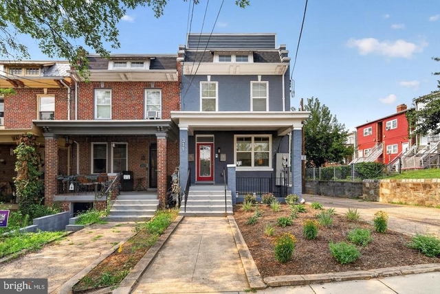 311 Jefferson Street Nw - Photo 1