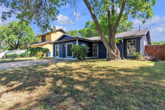5000 Fontenay Dr - Photo 1