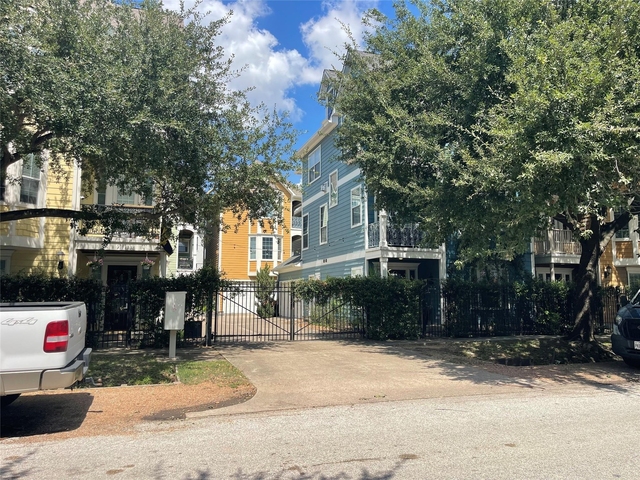 219 W 27th Street - Photo 1