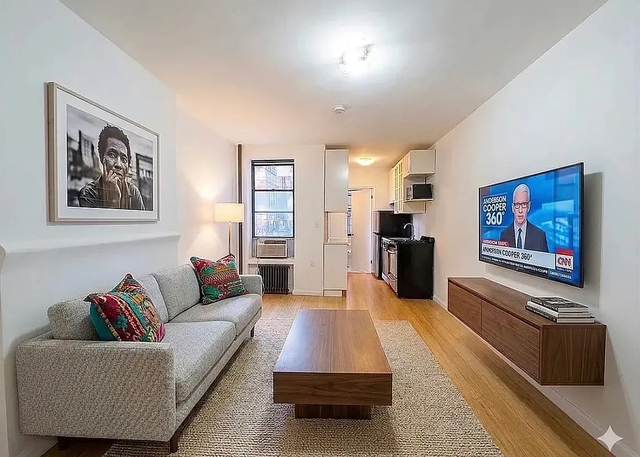 370 West 52nd Street - Photo 1