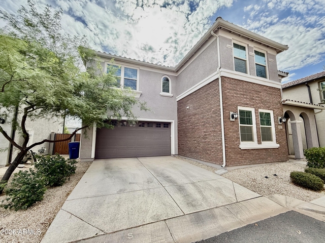 9923 E Tillman Avenue - Photo 1