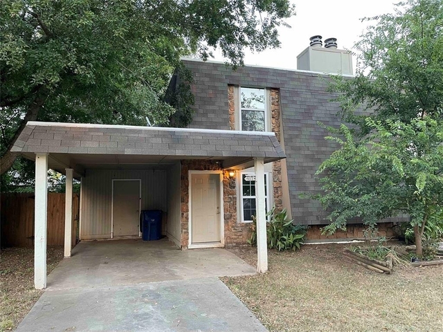 917 Acacia Circle - Photo 1