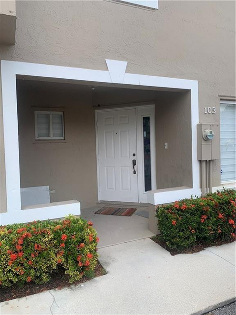 103 Riviera Circle - Photo 1