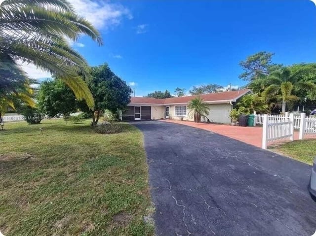 122 Riomar Drive - Photo 1
