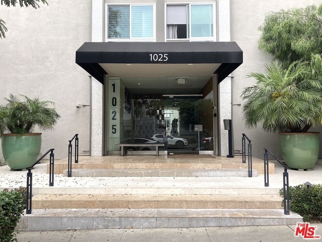 1025 N Kings Road - Photo 1