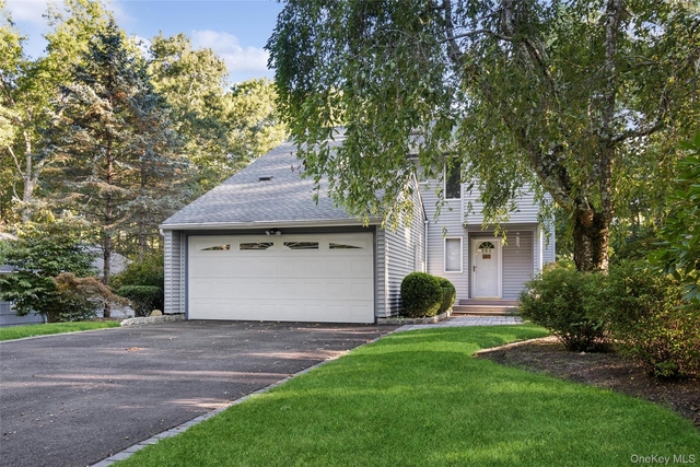 287 Peconic Terrace - Photo 1