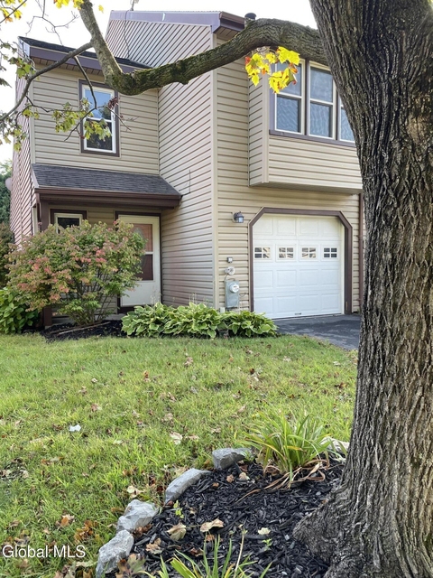 13 Lexington Drive - Photo 1