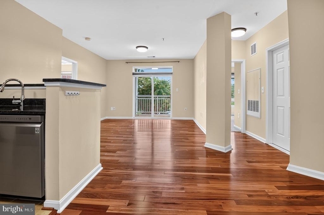 801 S Greenbrier Street - Photo 1
