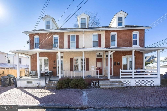 316 Lincoln Avenue - Photo 1