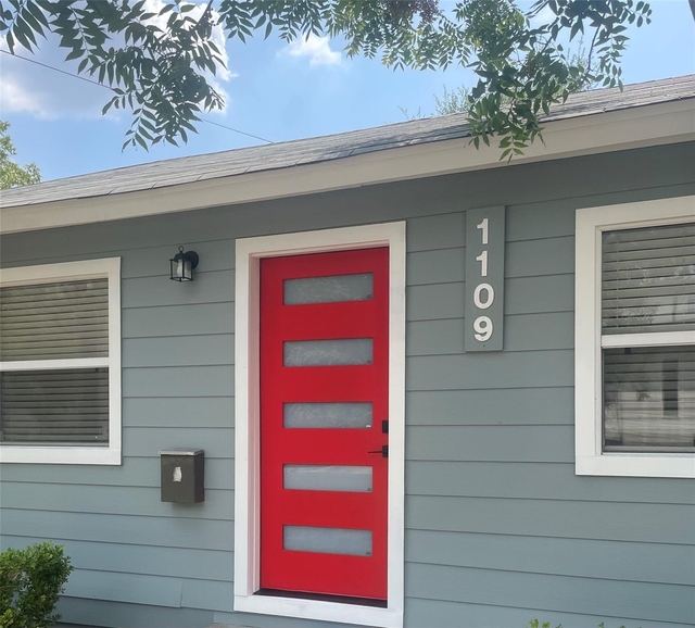 1109 Brentwood St - Photo 1