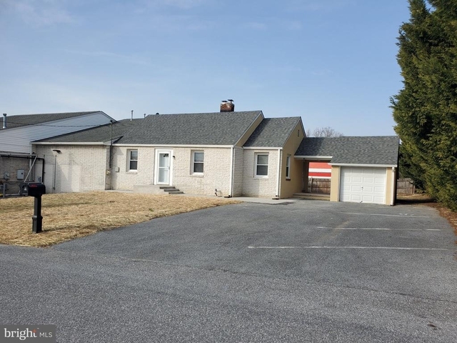 8 Virginia Avenue - Photo 1