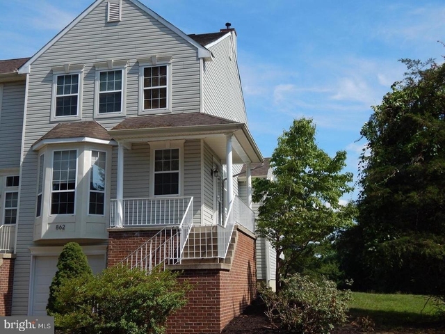 862 N Waterford Lane - Photo 1