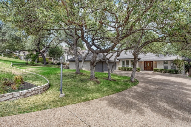 410 Rolling Green Dr - Photo 1