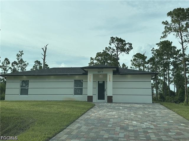 1077 Merry Street E - Photo 1
