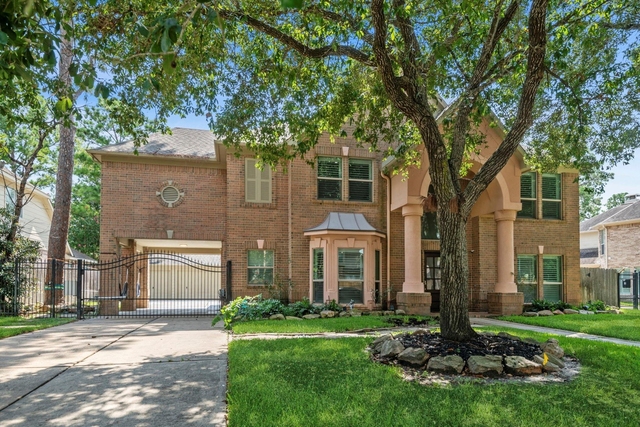 815 Chisel Point Drive - Photo 1