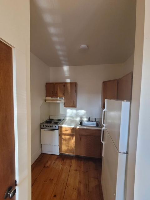 14 Main - Photo 1