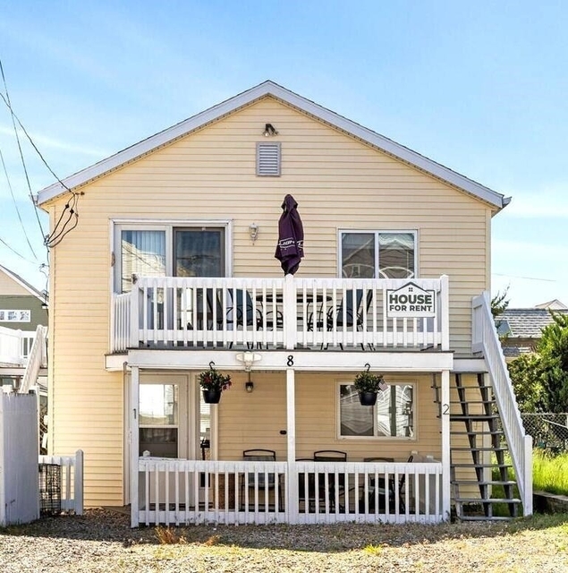 8 Commonwealth - Photo 1