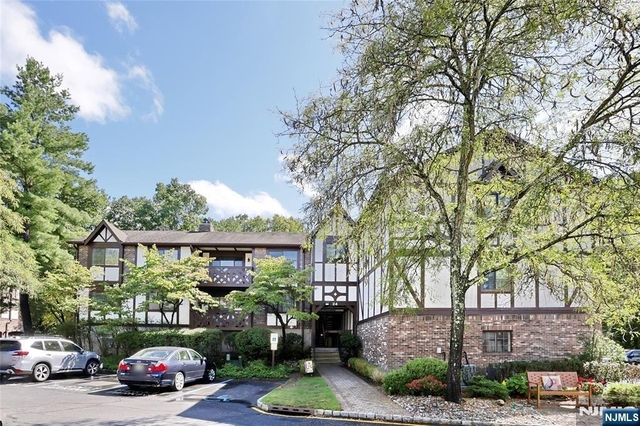 2406 Hemingway - Photo 1