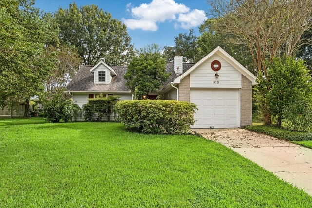 910 Country Place Blvd - Photo 1