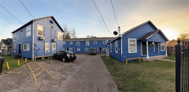 7016 Avenue F - Photo 1