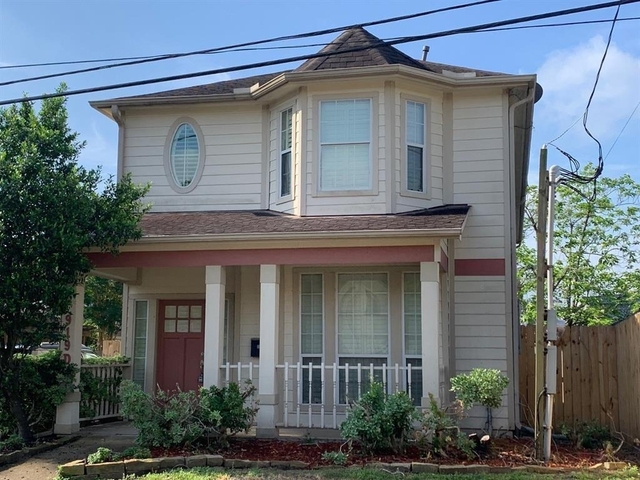 919 Fisher Street - Photo 1