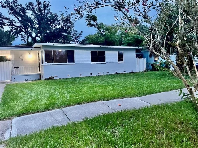 1111 Romano Avenue - Photo 1