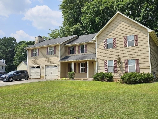 5871 N Castlegate Drive - Photo 1