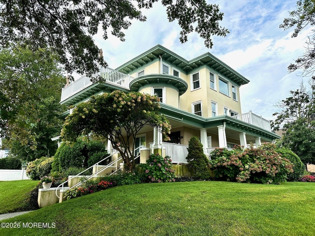 1211 Grand Avenue - Photo 1
