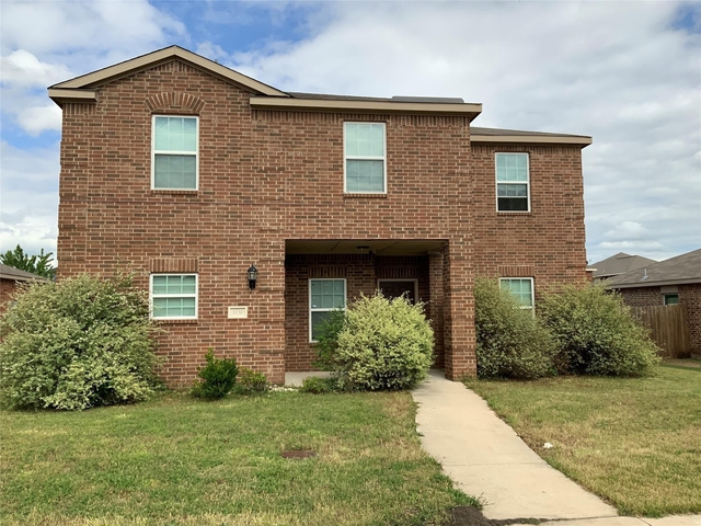 1030 Stanwyck Avenue - Photo 1