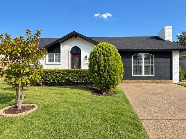 818 Westbrook Drive - Photo 1