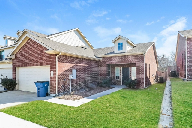 1305 Mallard Cove - Photo 1