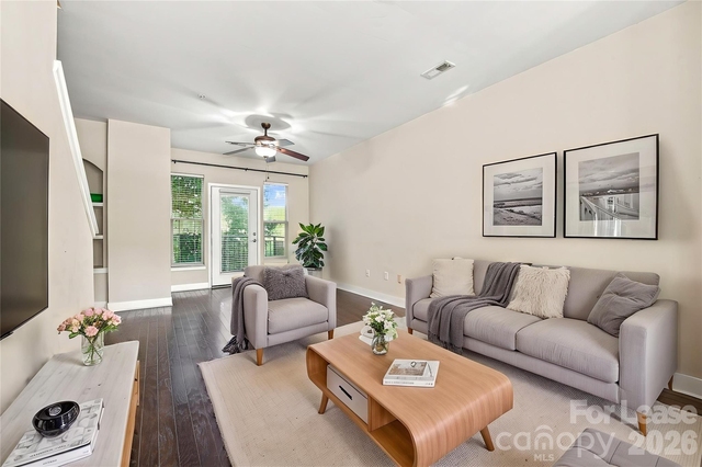 732 Seigle Point Drive - Photo 1