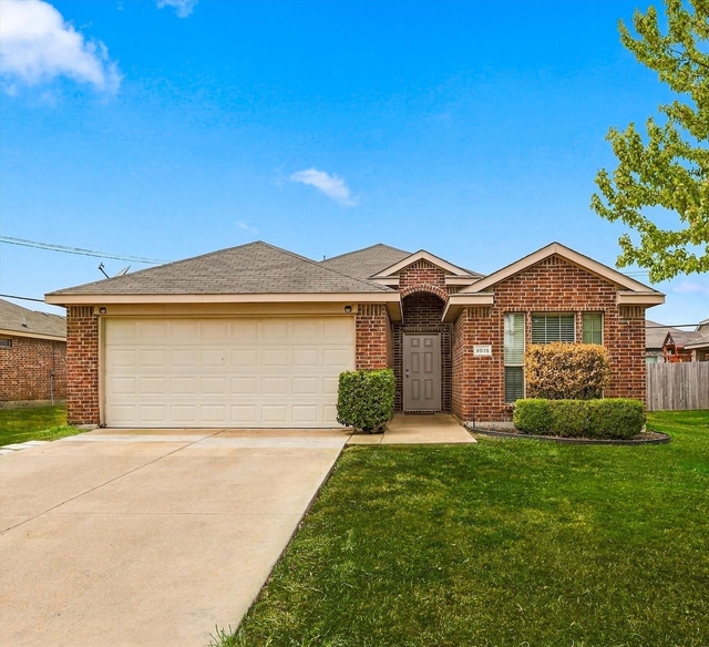 2515 Wynngate Drive - Photo 1