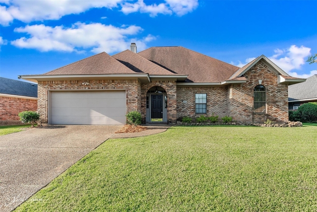 462 Mayfair Court - Photo 1