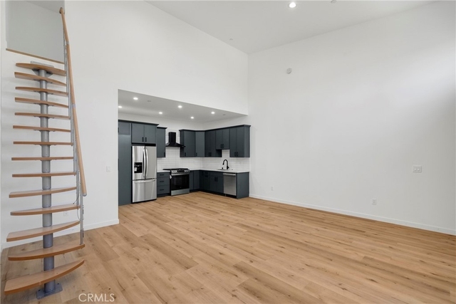22920 Califa Street - Photo 1