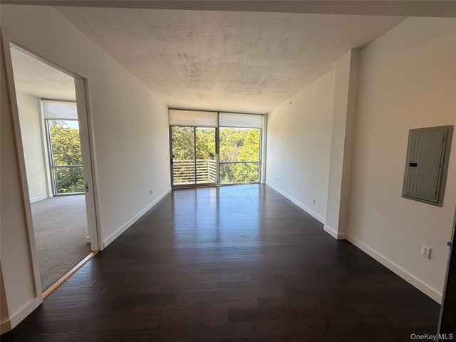 250 S Central Park Avenue - Photo 1