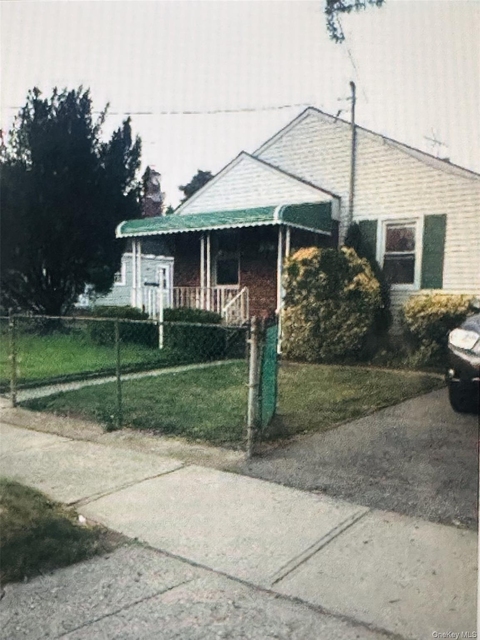 22 Gordon Avenue - Photo 1