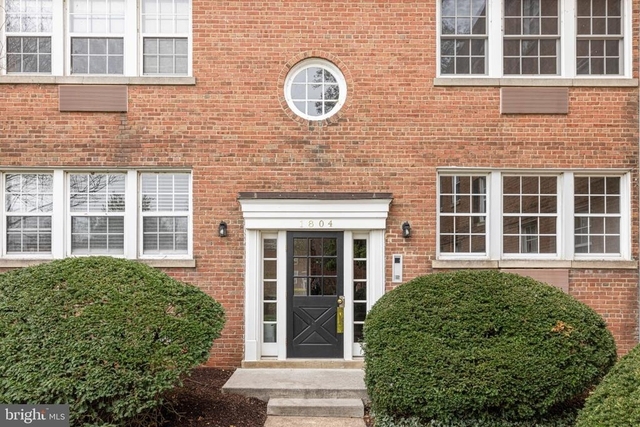 1804 W Abingdon Drive - Photo 1