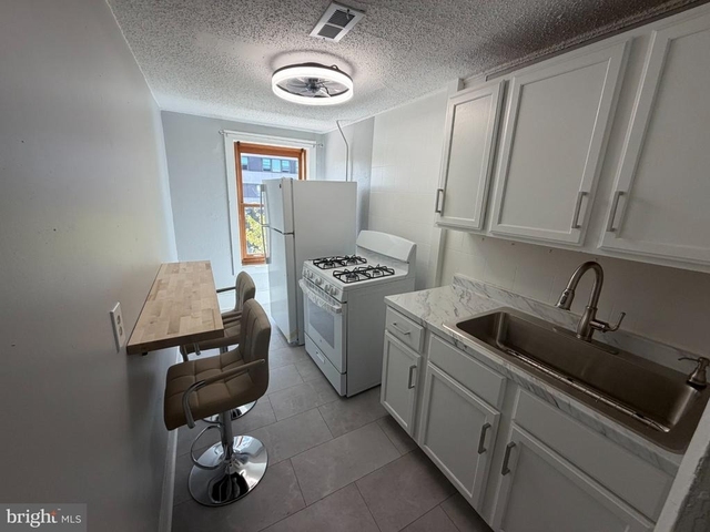 322 South Broad Street - Photo 1
