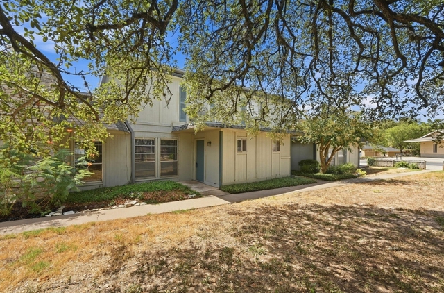 807 Castle Ridge Rd - Photo 1