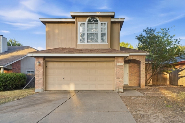 1811 Southwestern Trl - Photo 1